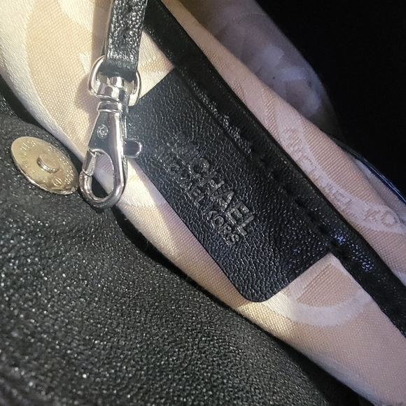 MICHAEL KORS - Large pebbled leather handbag - Picture 3 of 14